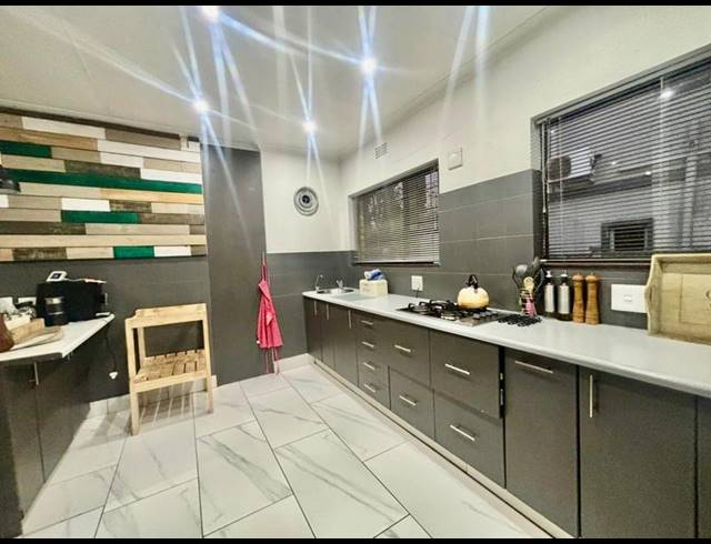 4 BEDROOM PROPERTY TO RENT IN VANDERBIJLPARK SE 3